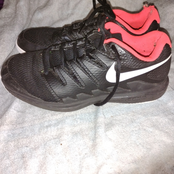 Nike Court Air Zoom Vapor X HC Black /Red Tennis Lace Up Shoes SZ:9.5 AA8030-016 main image 3